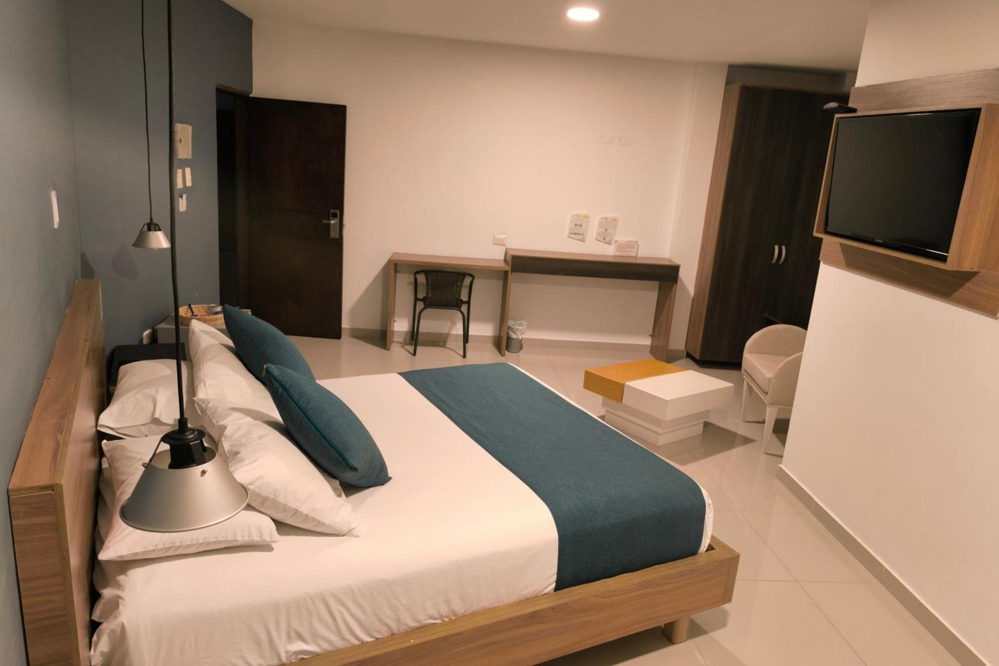 Hotel Quarta Avenida Монтерия Экстерьер фото