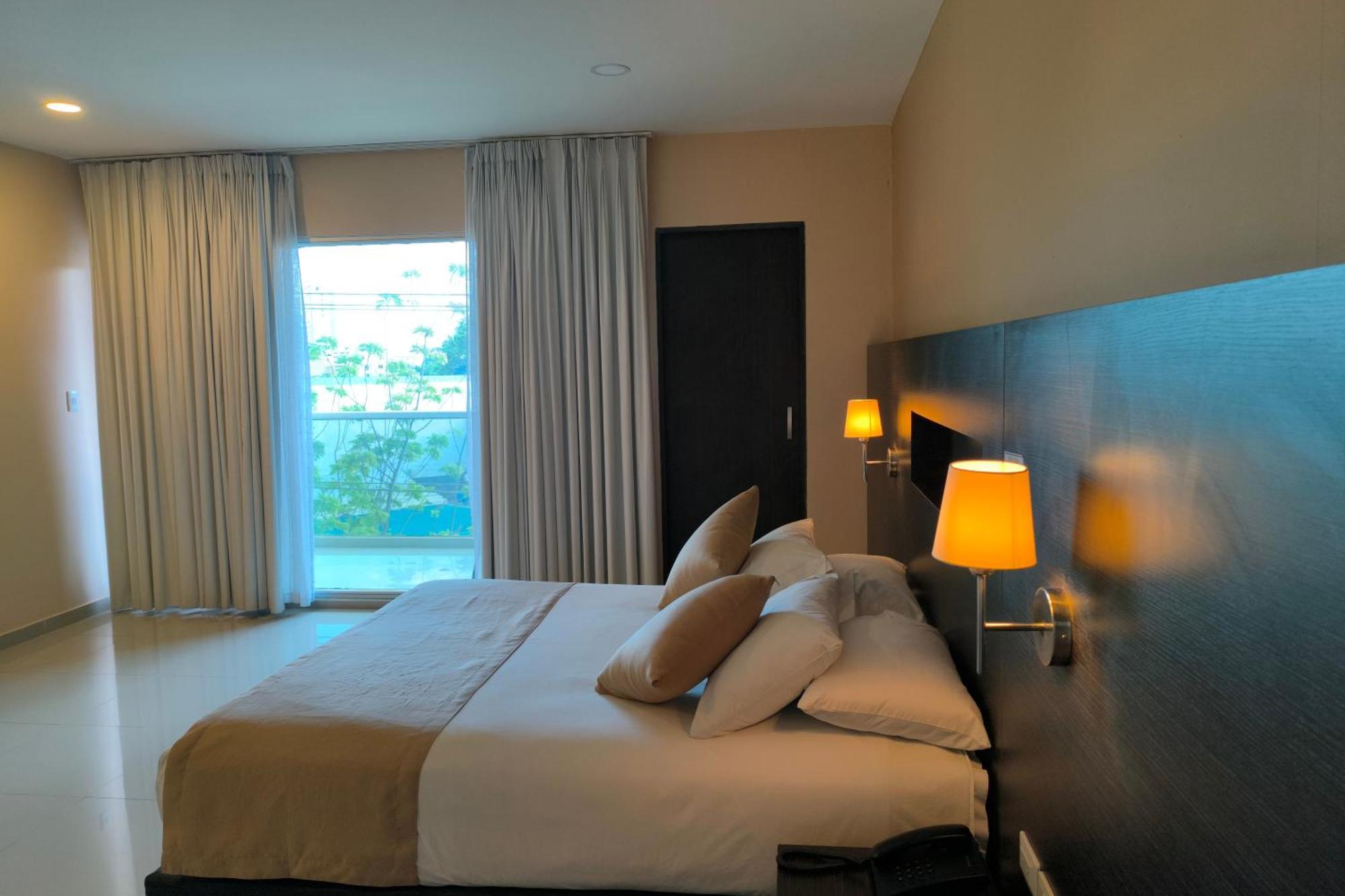 Hotel Quarta Avenida Монтерия Экстерьер фото